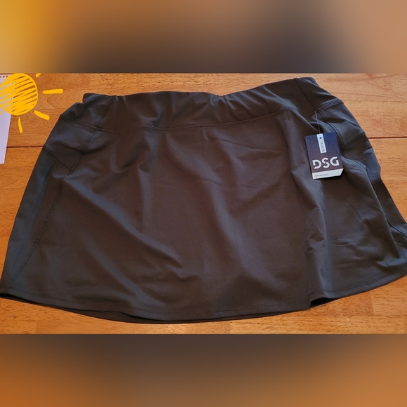 DSG Shorts Dsg Performance Skort 2x Womens Poshmark
